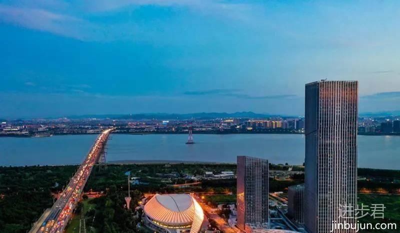 2021年GDP20强城市:杭州第8,无锡接近青岛,福州上榜