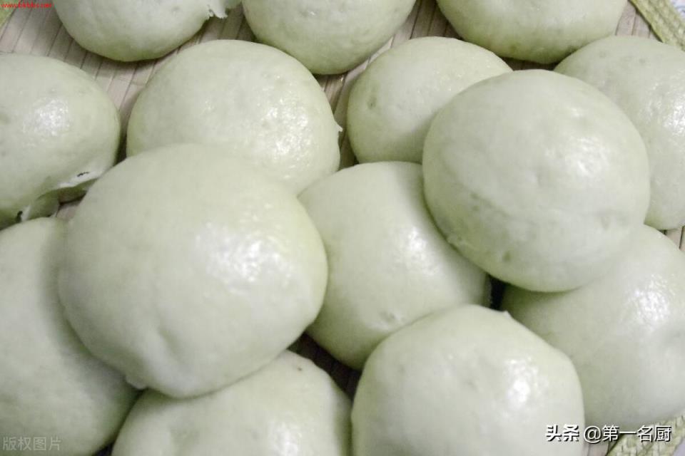 在家蒸馒头,开水上锅和“冷水蒸”有啥区别?这才是正确的做法