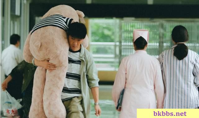 同样是演“老谢”,将成泰燊和聂远放在一起对比,差距就出来了