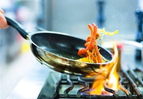 这些炒菜坏习惯会致毒!