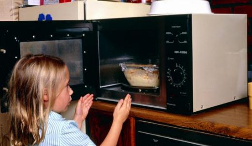 什么食物不能放进微波炉里?