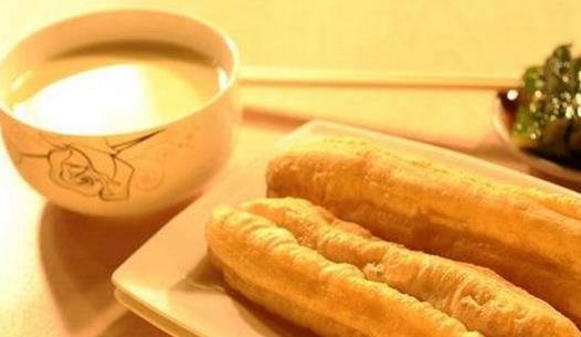 油条配豆浆?这4种常见的早餐吃法不健康