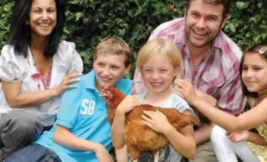 世界上最年轻的父母 年龄最小的妈妈仅5岁