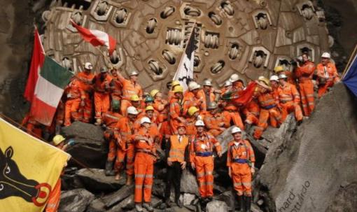 世界上最长隧道通车 圣哥达基线隧道穿越阿尔卑斯山约17分钟