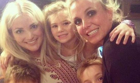 世界上最年轻的父母 年龄最小的妈妈仅5岁