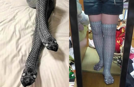 幽默搞笑图片:床上的女朋友屁股太大老是挡着我看电视 别人穿的丝袜vs自己穿的丝袜