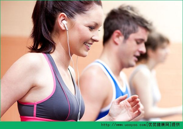 跑步机可以光脚跑吗?可以赤脚在跑步机上跑步吗?(4)