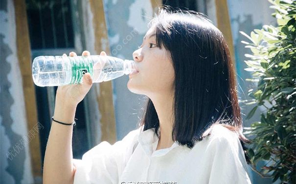 女生去健身房需要带什么？女生去健身需要准备什么？(3)