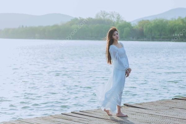 夏天旅游穿什么鞋?夏天出游穿衣搭配(1)