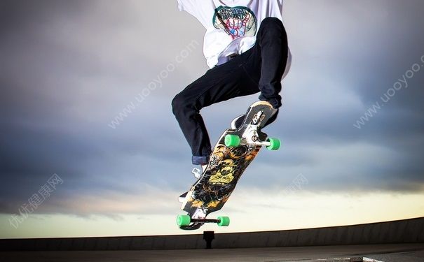 滑板属于什么运动?玩滑板属于哪个种类的运动?(2)