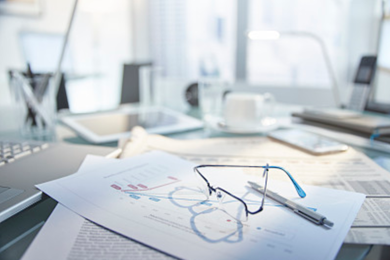 眼镜片花了不要怕,涂点这个清晰无比!