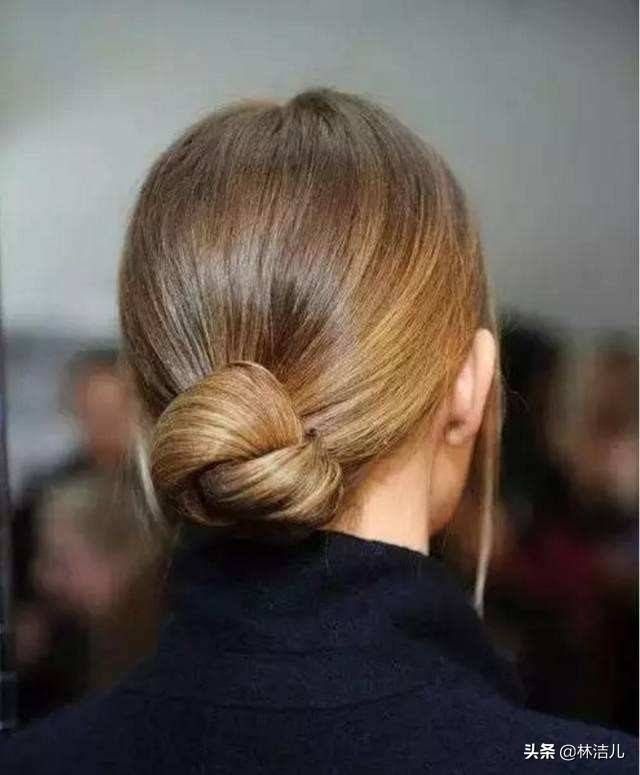 秀智最爱的低扎丸子头,温柔又知性,手残党用这4个方法也能扎好