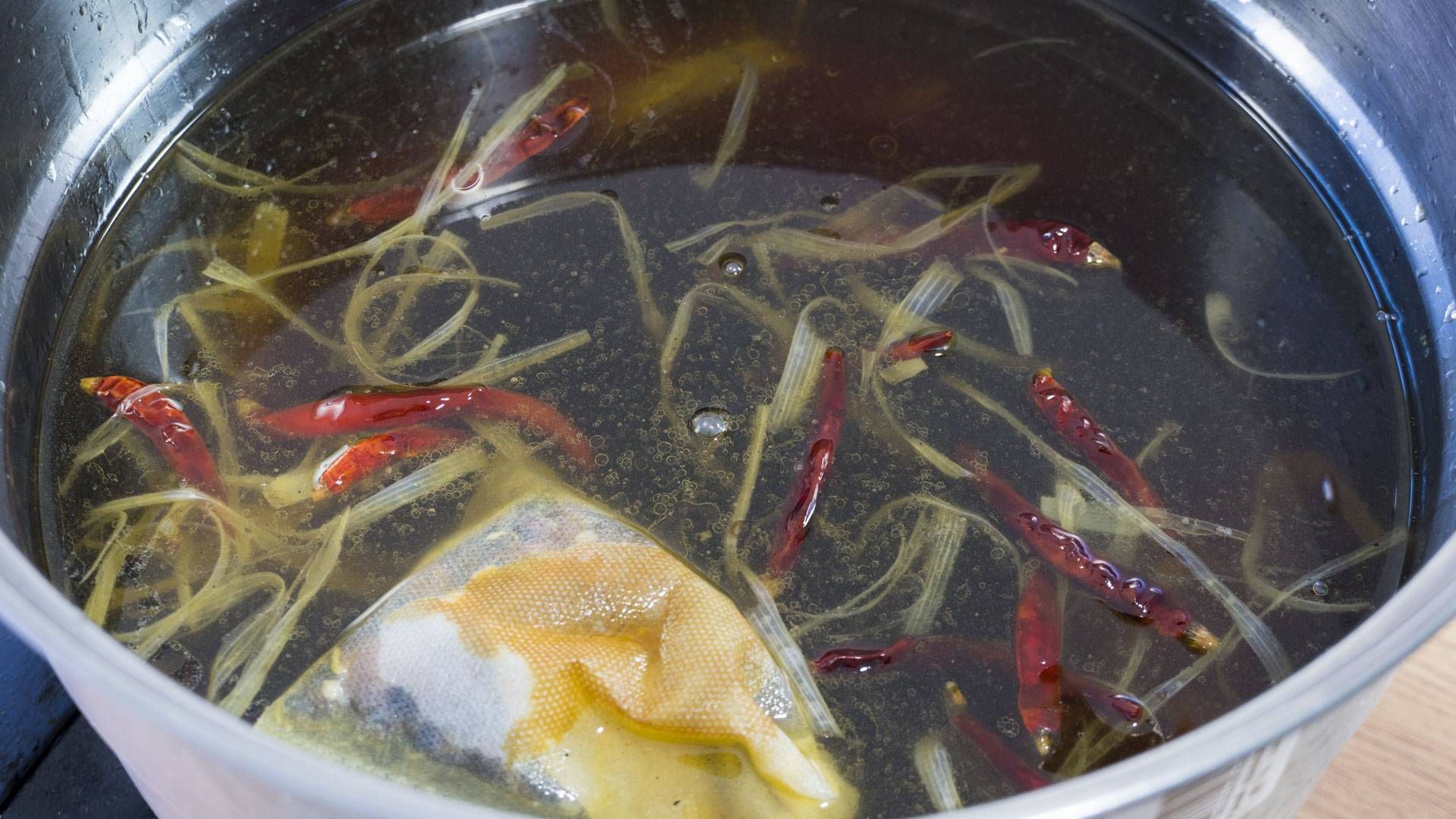 万能卤水做法及配方,仅需十种香料,卤啥都好吃,学会都能开店了