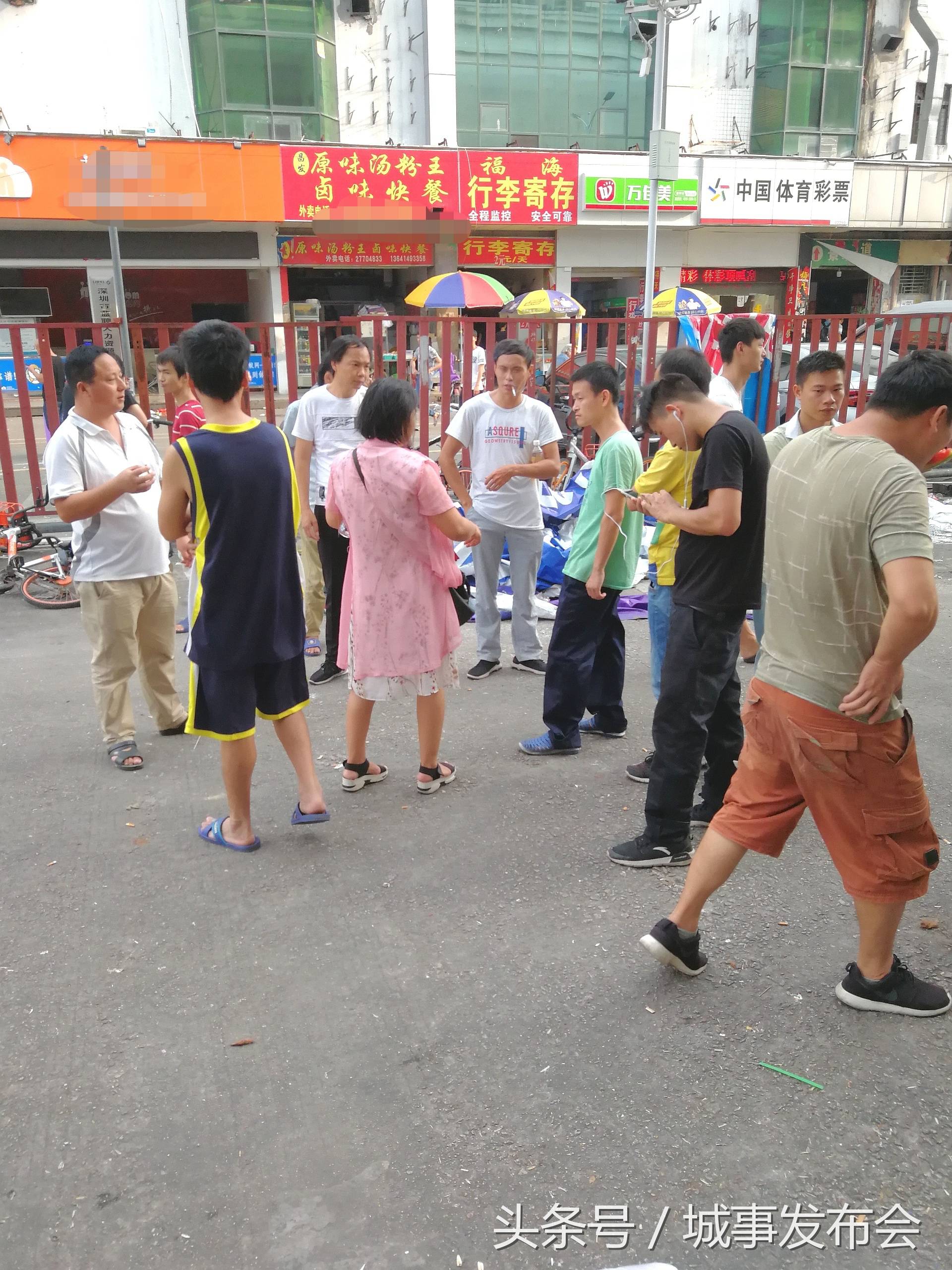 实拍深圳临时工市场，日结保安一天100元，工厂短期工一天160元