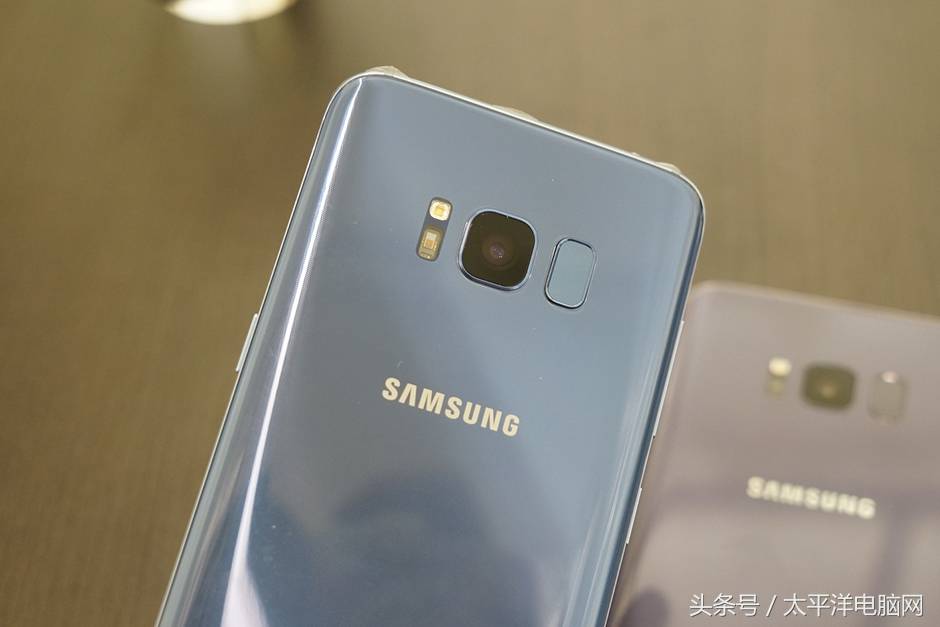 三星S8/S8 真机对比图赏:5.8寸和6.2寸,选哪款?