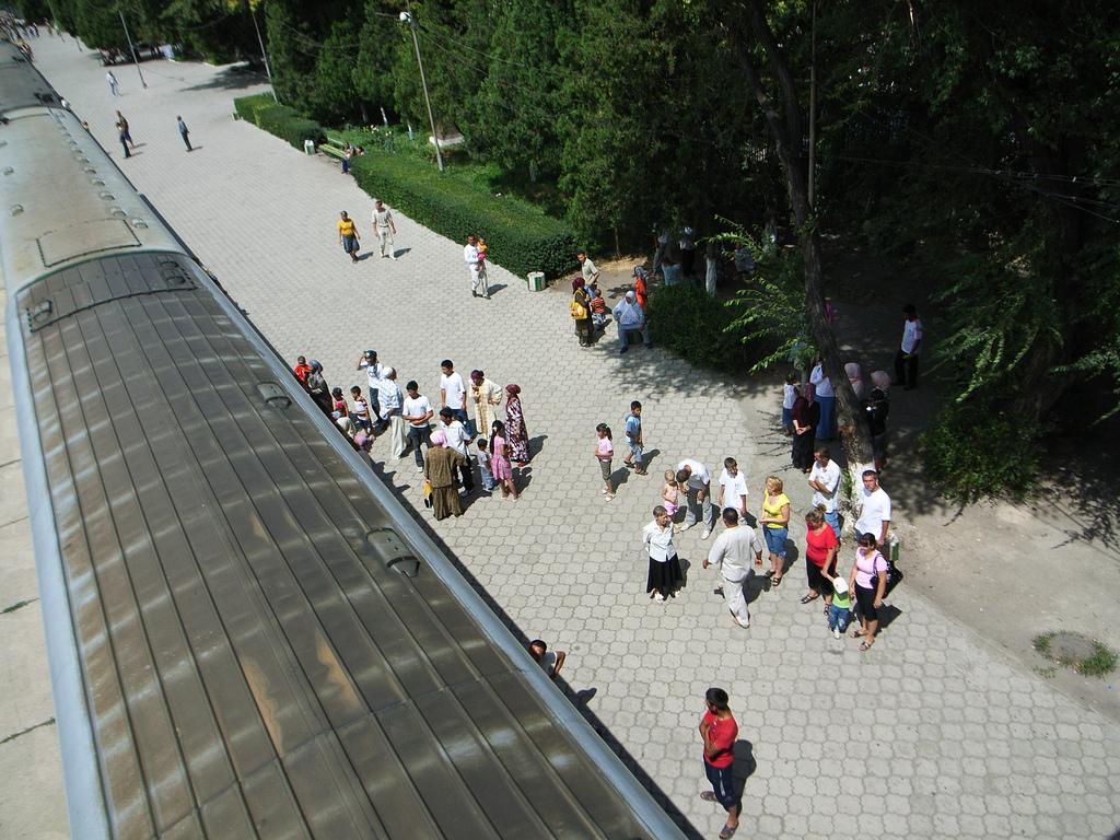 我国与吉尔吉斯斯坦建交
