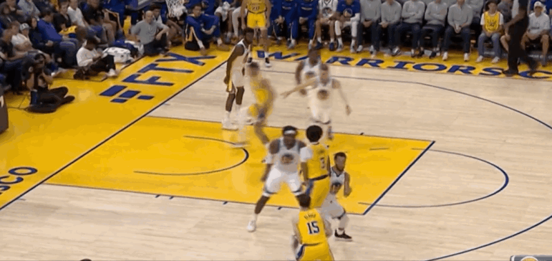 奥尼尔篮下转身