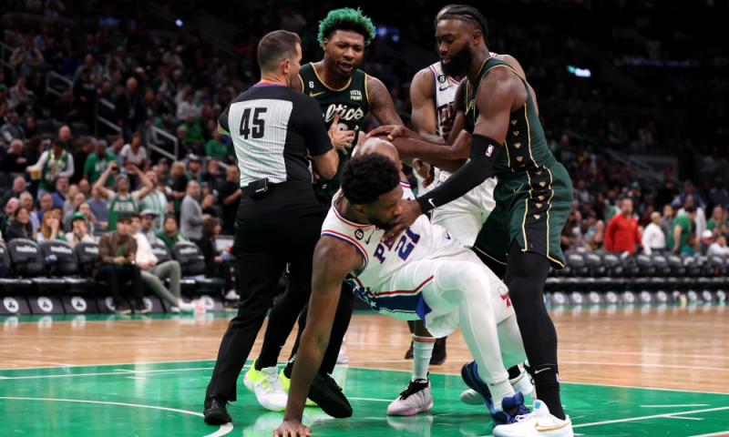 恩比德:不清楚冲突时发生了什么,比赛气氛激烈