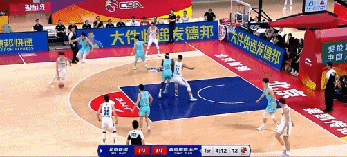 曾凡博胯下扣篮 篮球运动员曾凡博身高