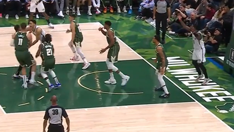 似曾相识?今日西蒙斯再度在篮下不上篮,欧文一旁急得大叫