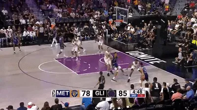 已得到26分!文班亚马试探步横移干拔一气呵成