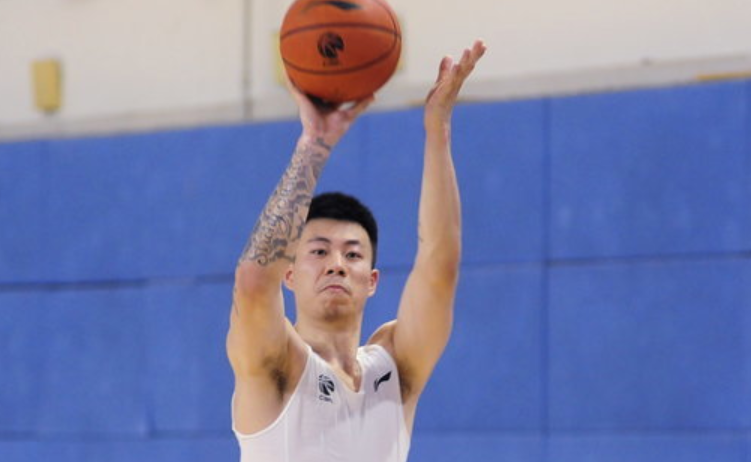 张镇麟打球 张镇麟控球