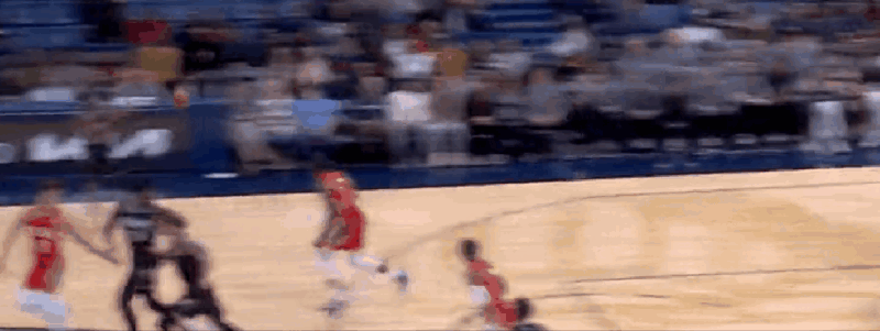 桃花影落飞神剑!莫兰特2.8秒中线位置三分出手压哨命中