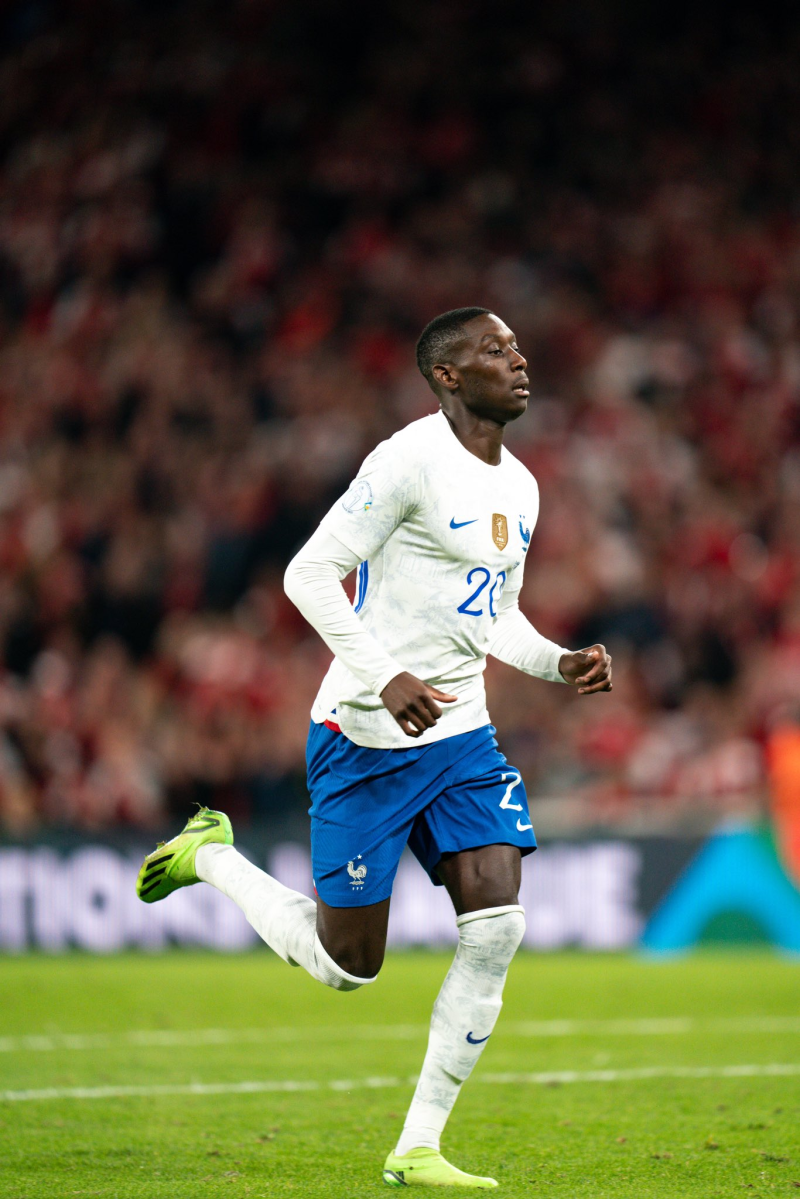 法国队官方:法兰克福前锋穆阿尼递补进入大名单顶替恩昆库