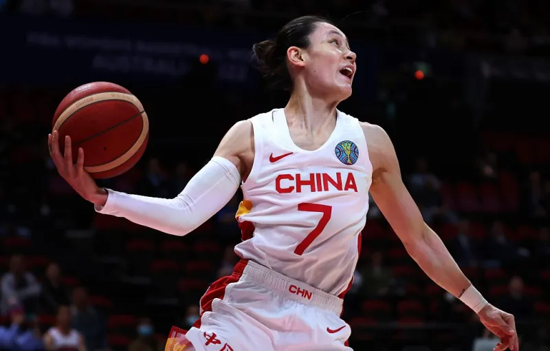 杨力维赛前由于拉肚子接近脱水,但坚持上场比赛