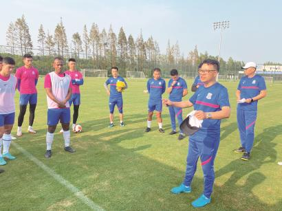 申花队员曹赟定老婆 申花 曹赟定 怎么回事