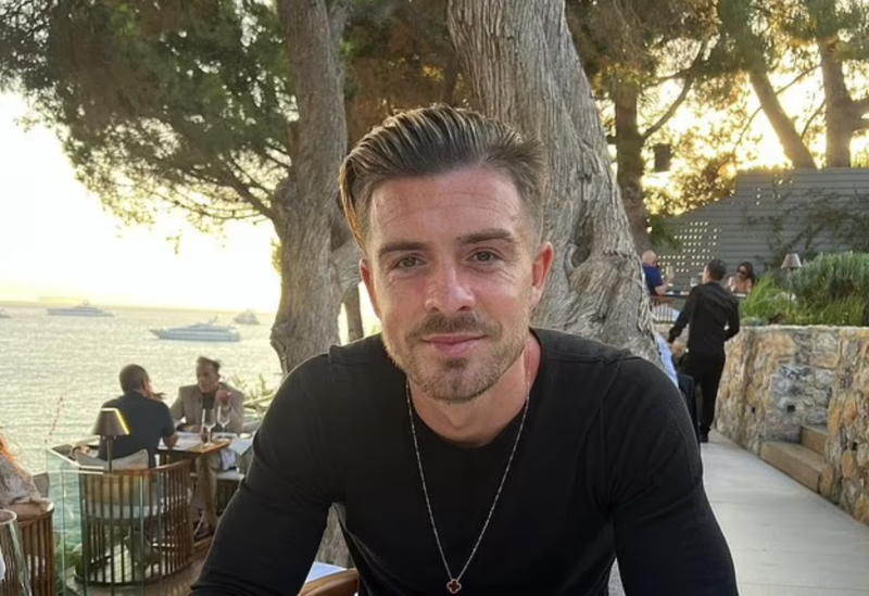 邮报:格拉利什在门迪的派对上充当dj,并与女性调情