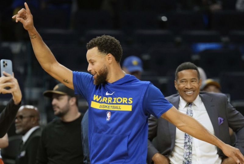 库里每场平均三分 本赛季库里三分数