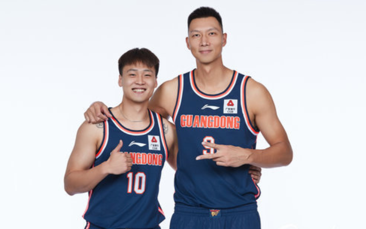 赵睿:明天会一起给大哥庆生,会是一个开心的日子