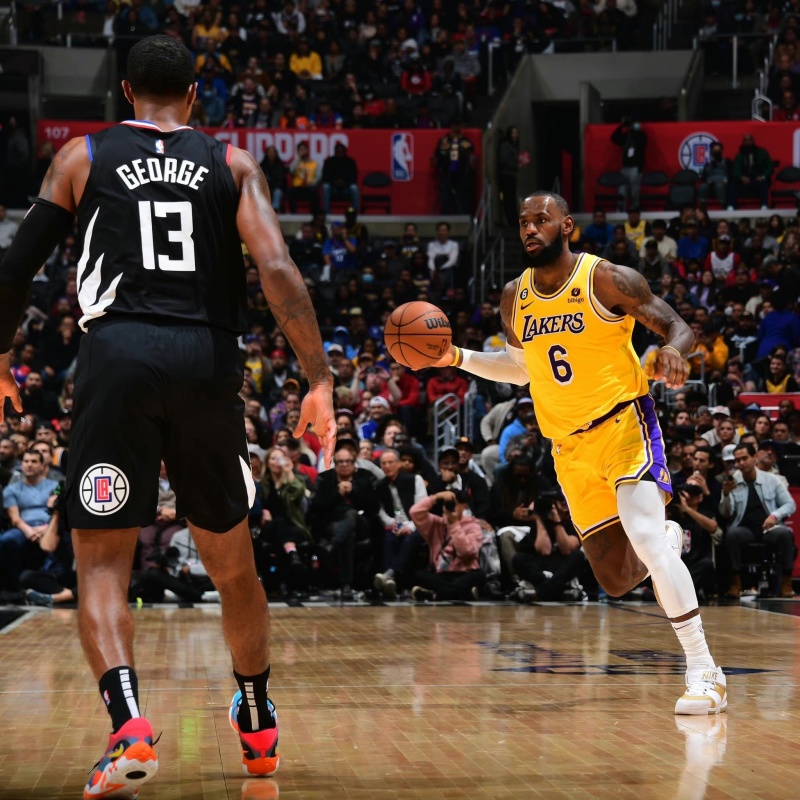 詹姆斯假摔也是比赛的一部分 詹姆斯假摔收到联盟警告