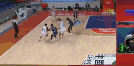 雪上加霜!同曦球员皮特森击打张兆旭裆部被夺权,直接离场