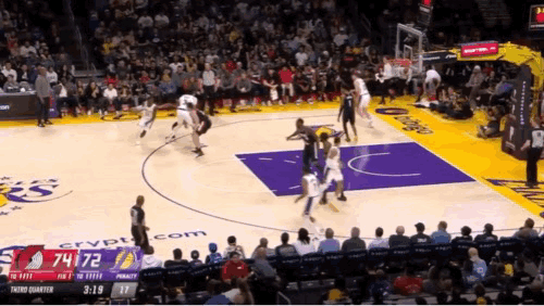 浓眉被隔扣 恩比德肘击浓眉