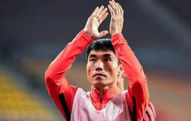 蒿俊闵和郑智,蒿俊闵为什么没上场,蒿俊闵说什么了,蒿俊闵速度快吗