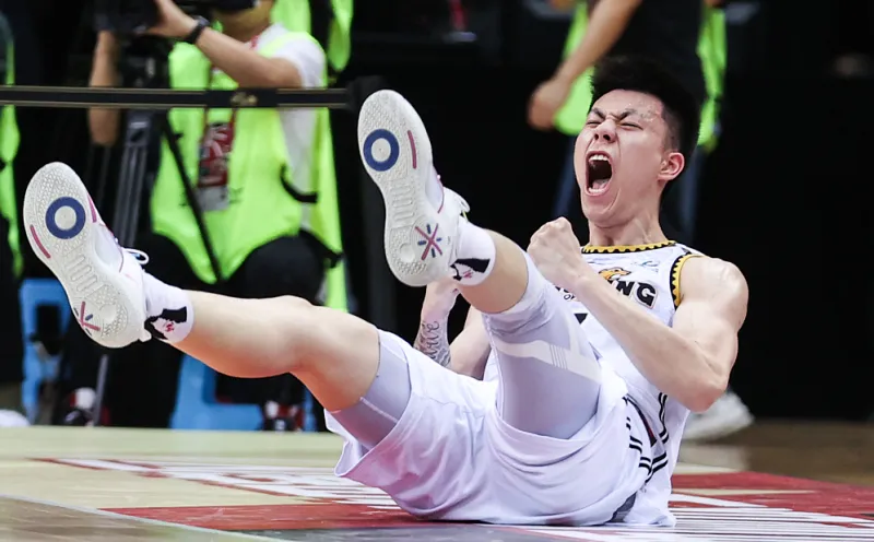 辽宁男篮42号 辽宁队张镇麟球衣 辽宁男篮28号球员 辽宁男篮球员合同