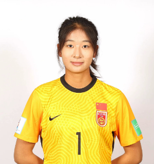 媒体人:u17女足门将刘晨曾被借调去训练滑雪,但她并不喜欢