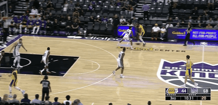 詹姆斯造进攻犯规 詹姆斯技术犯规