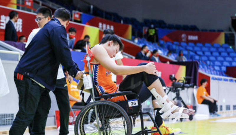 媒体人:刘礼嘉至少伤停一个半月,第一阶段复出无望