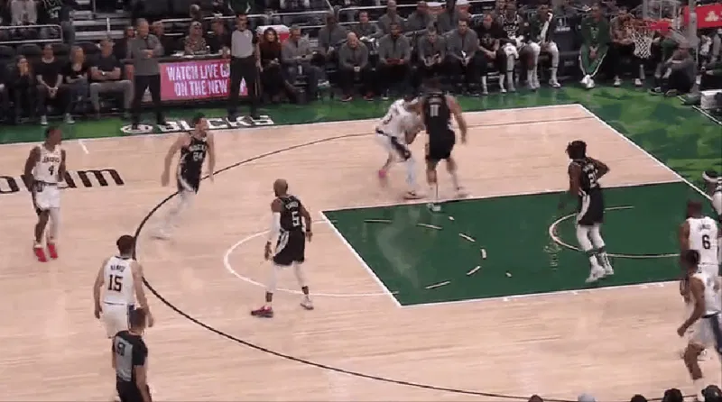 戴维斯转身跳投