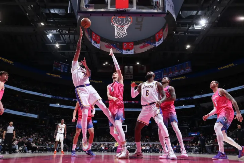 詹姆斯34分完成救赎