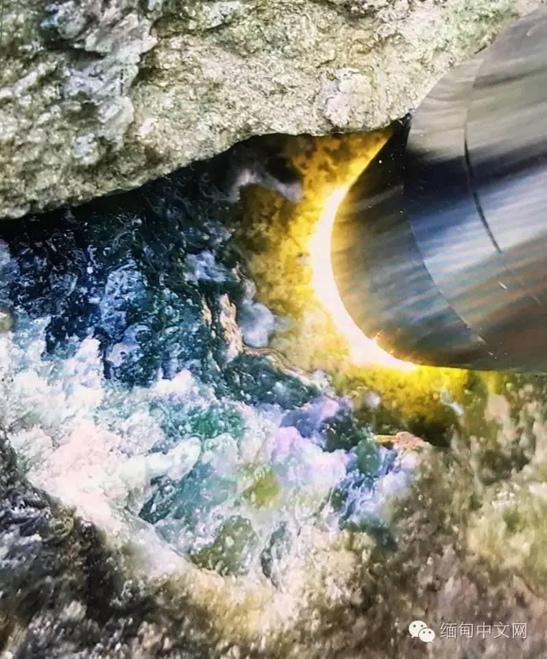 缅甸发现近200吨玉原石(lssdjt.com) 缅甸发现近200吨玉原石